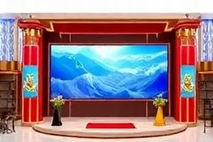 《纸砚山房》国风短剧封面示意图，案头砚台与摊平的宣纸